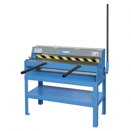 FERVI T034/105 - Cisaille à tôle avec banc 1 290x1 300x1 080 mm