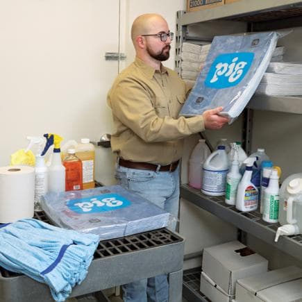 NEW PIG WTR021 - PIG® Tapis absorbants d'eau en boîte à prise rapide